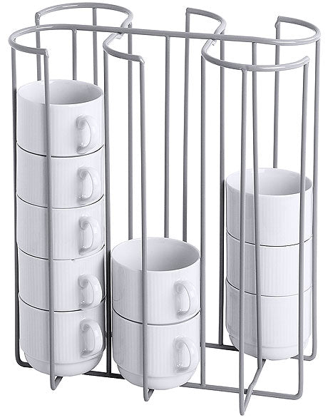 Tassenhalter mit gestapelten Tassen.