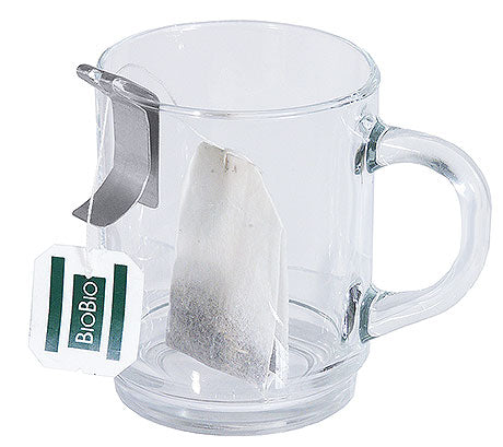 Glasbecher mit Teebeutelhalter.