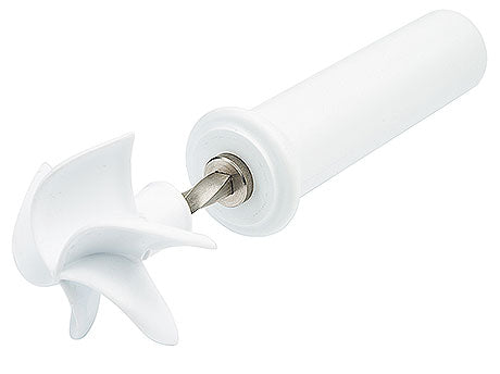 Weißer Mixeraufsatz mit Klingen.