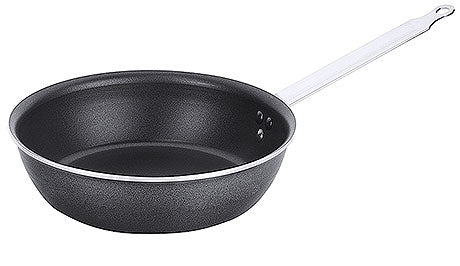 Schwarze Bratpfanne mit langem Griff.