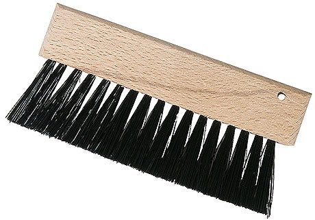 Handfeger mit Holzgriff und Borsten.