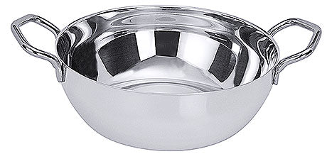 Silberne Schüssel mit Griffen.