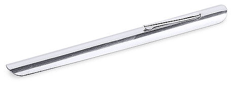 Metallischer Strohhalm mit Reinigungsbürste.